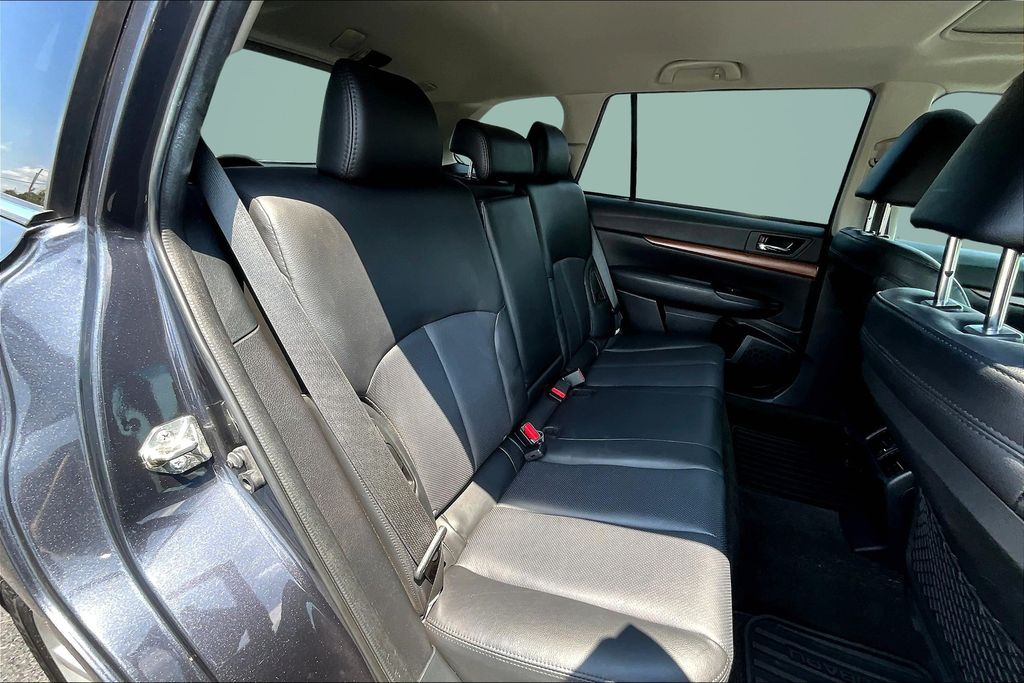 2013 Subaru Outback 2.5i Limited Image 8 of 30