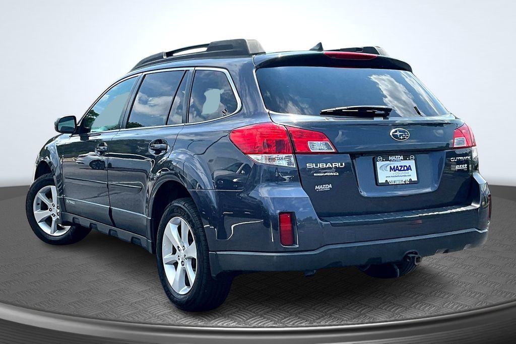 2013 Subaru Outback 2.5i Limited Image 6 of 30
