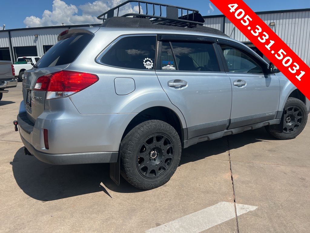 2013 Subaru Outback 2.5i Limited Image 5 of 11