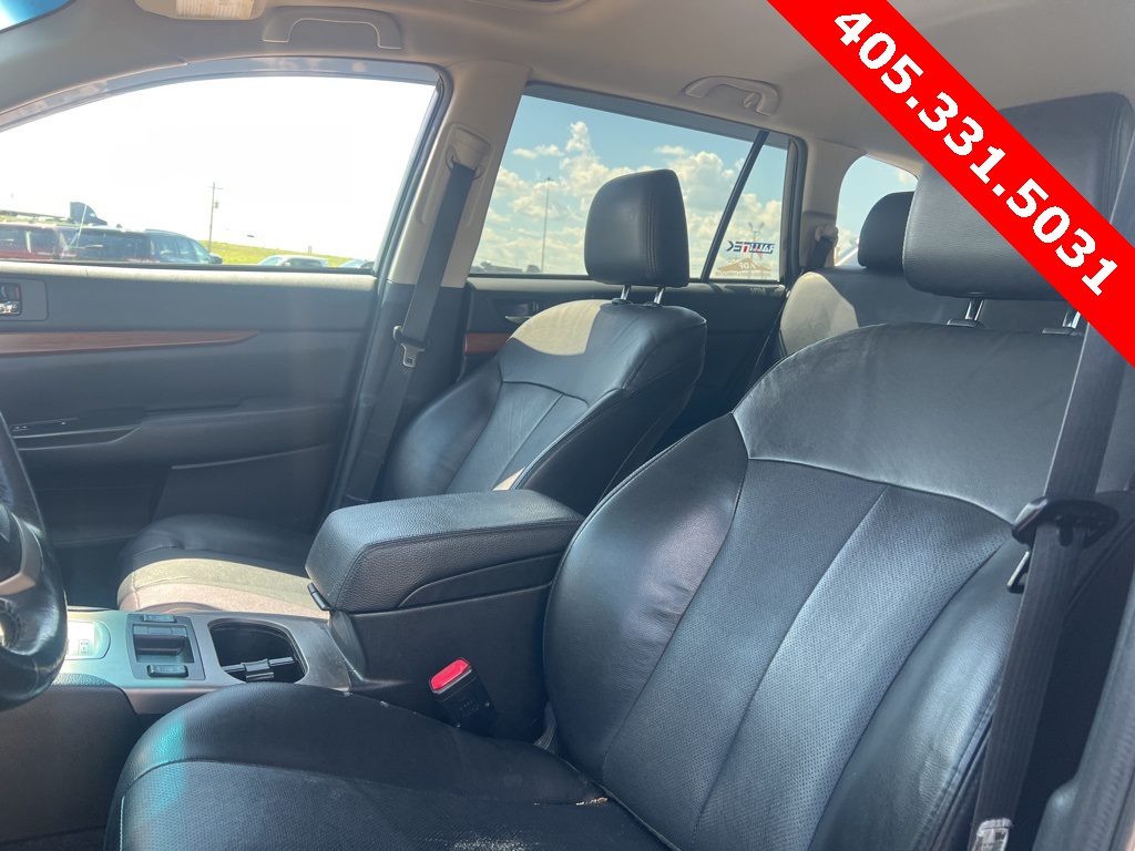 2013 Subaru Outback 2.5i Limited Image 10 of 11