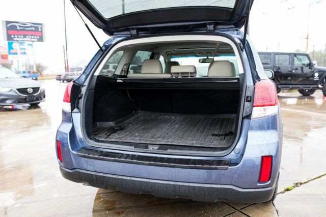 2013 Subaru Outback 2.5i Limited Image 11 of 22