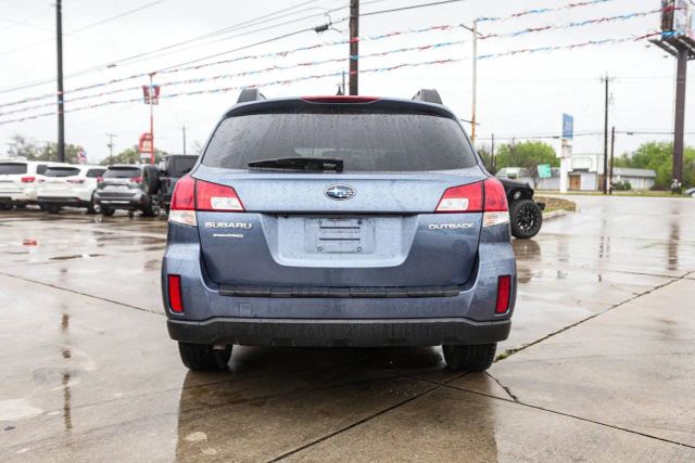 2013 Subaru Outback 2.5i Limited Image 7 of 22