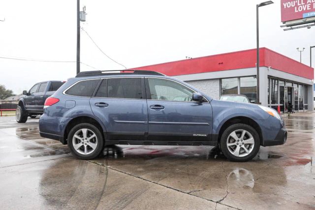 2013 Subaru Outback 2.5i Limited Image 5 of 22