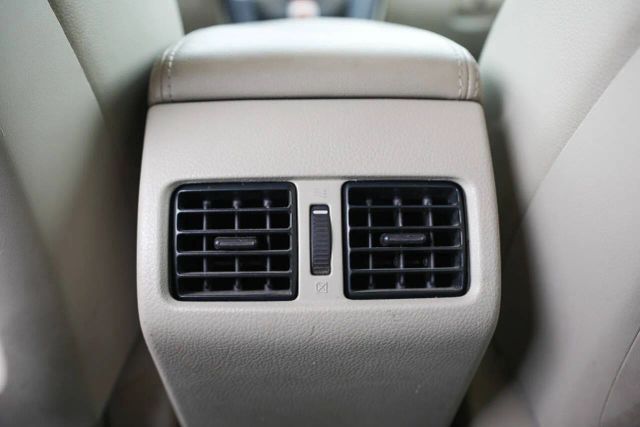 2013 Subaru Outback 2.5i Limited Image 20 of 22