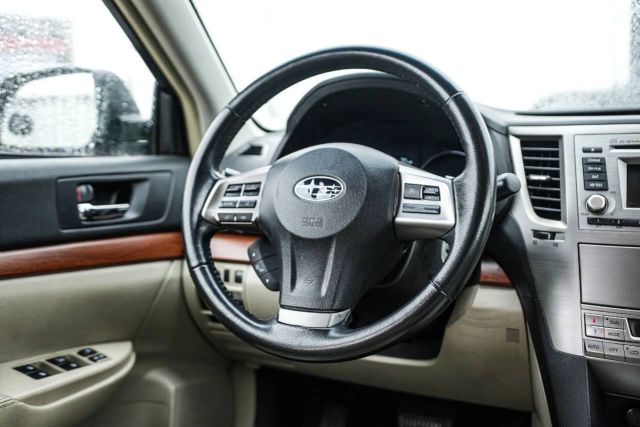 2013 Subaru Outback 2.5i Limited Image 21 of 22