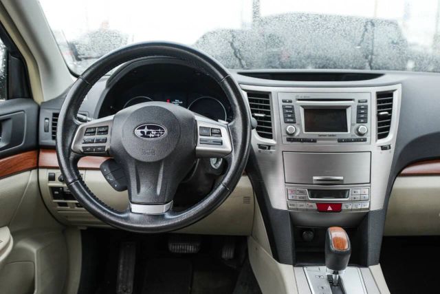 2013 Subaru Outback 2.5i Limited Image 15 of 22
