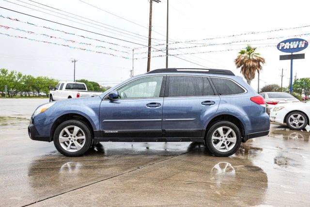 2013 Subaru Outback 2.5i Limited Image 10 of 22