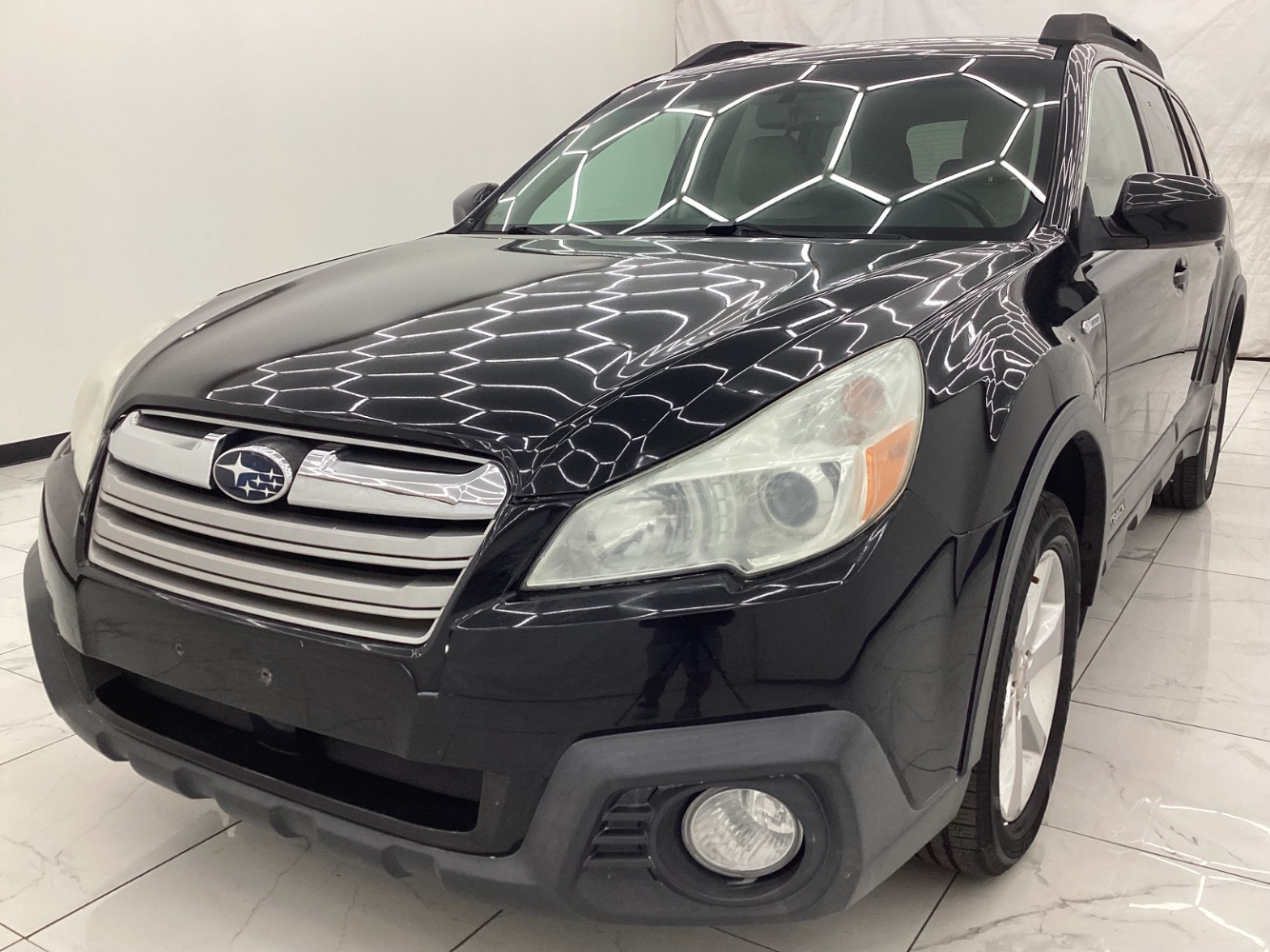 2013 Subaru Outback 2.5i Premium Image 1 of 47