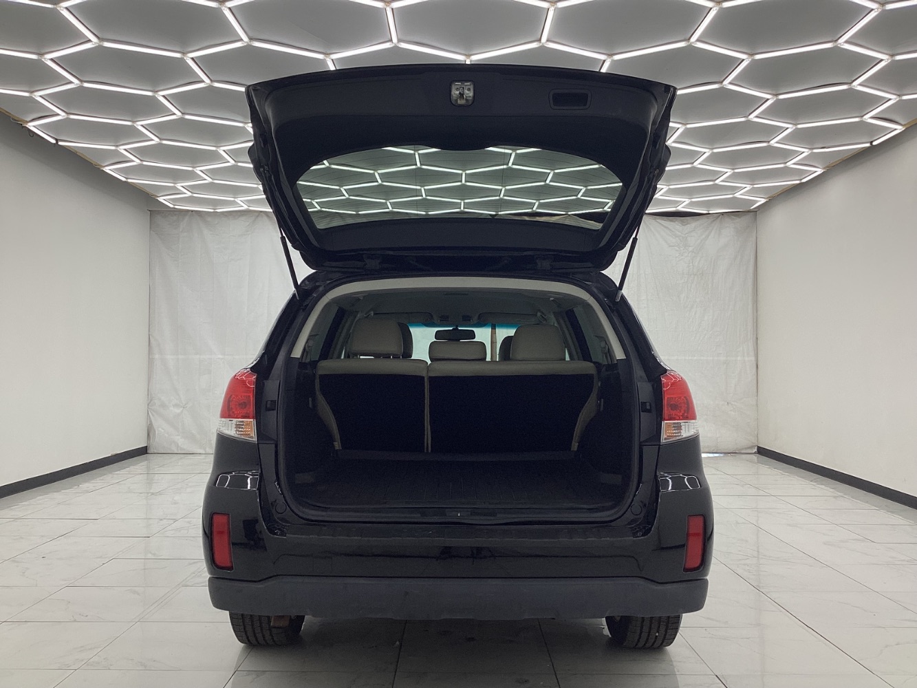 2013 Subaru Outback 2.5i Premium Image 16 of 47