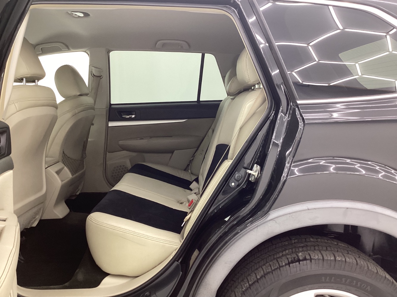 2013 Subaru Outback 2.5i Premium Image 22 of 47
