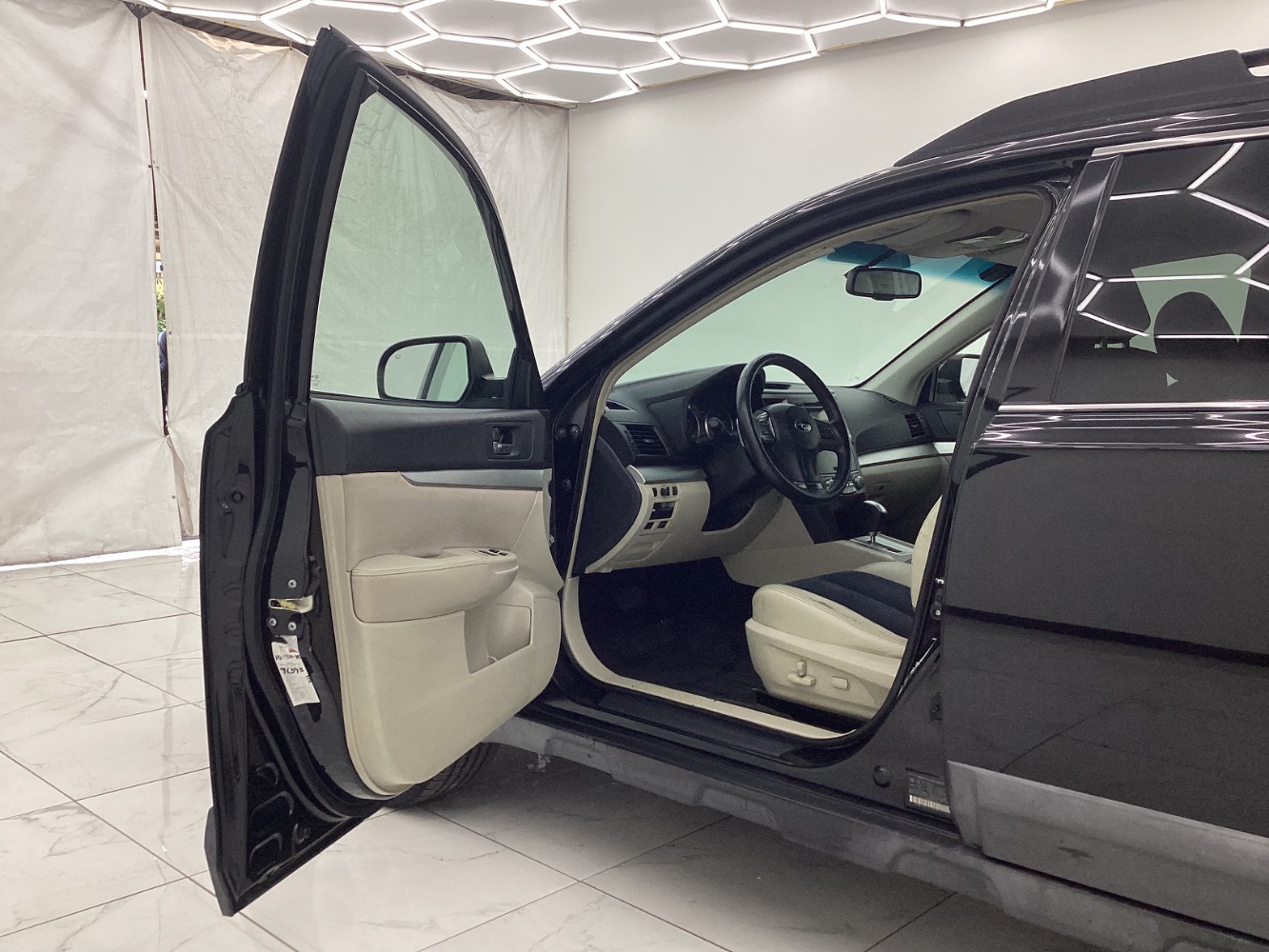 2013 Subaru Outback 2.5i Premium Image 27 of 47