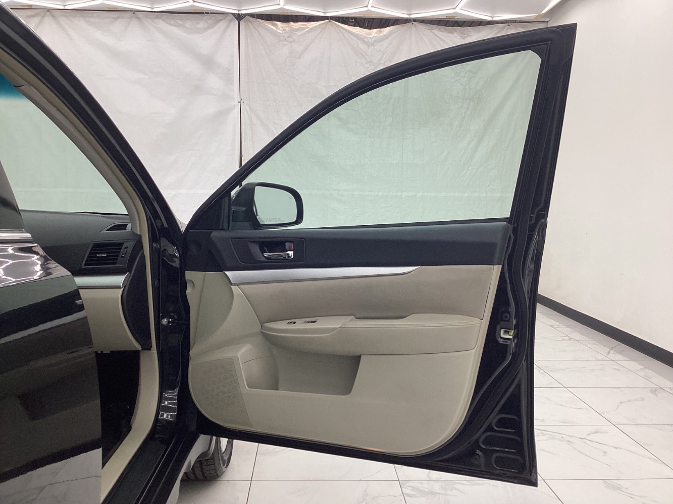 2013 Subaru Outback 2.5i Premium Image 29 of 47