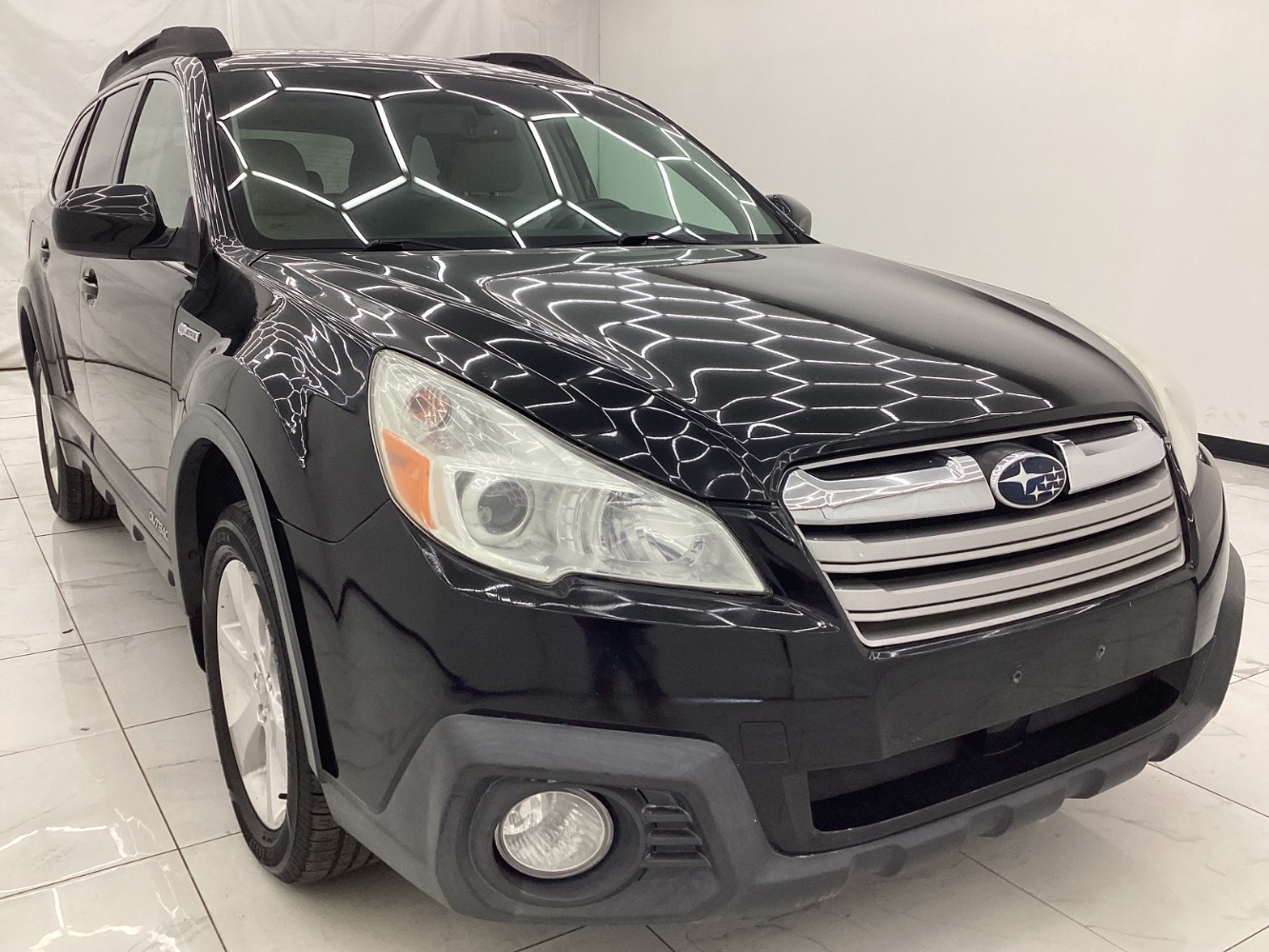 2013 Subaru Outback 2.5i Premium Image 4 of 47