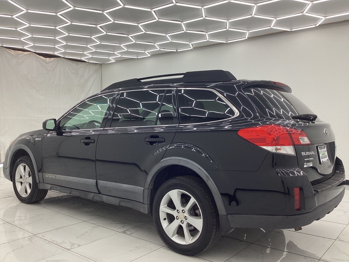 2013 Subaru Outback 2.5i Premium Image 9 of 47