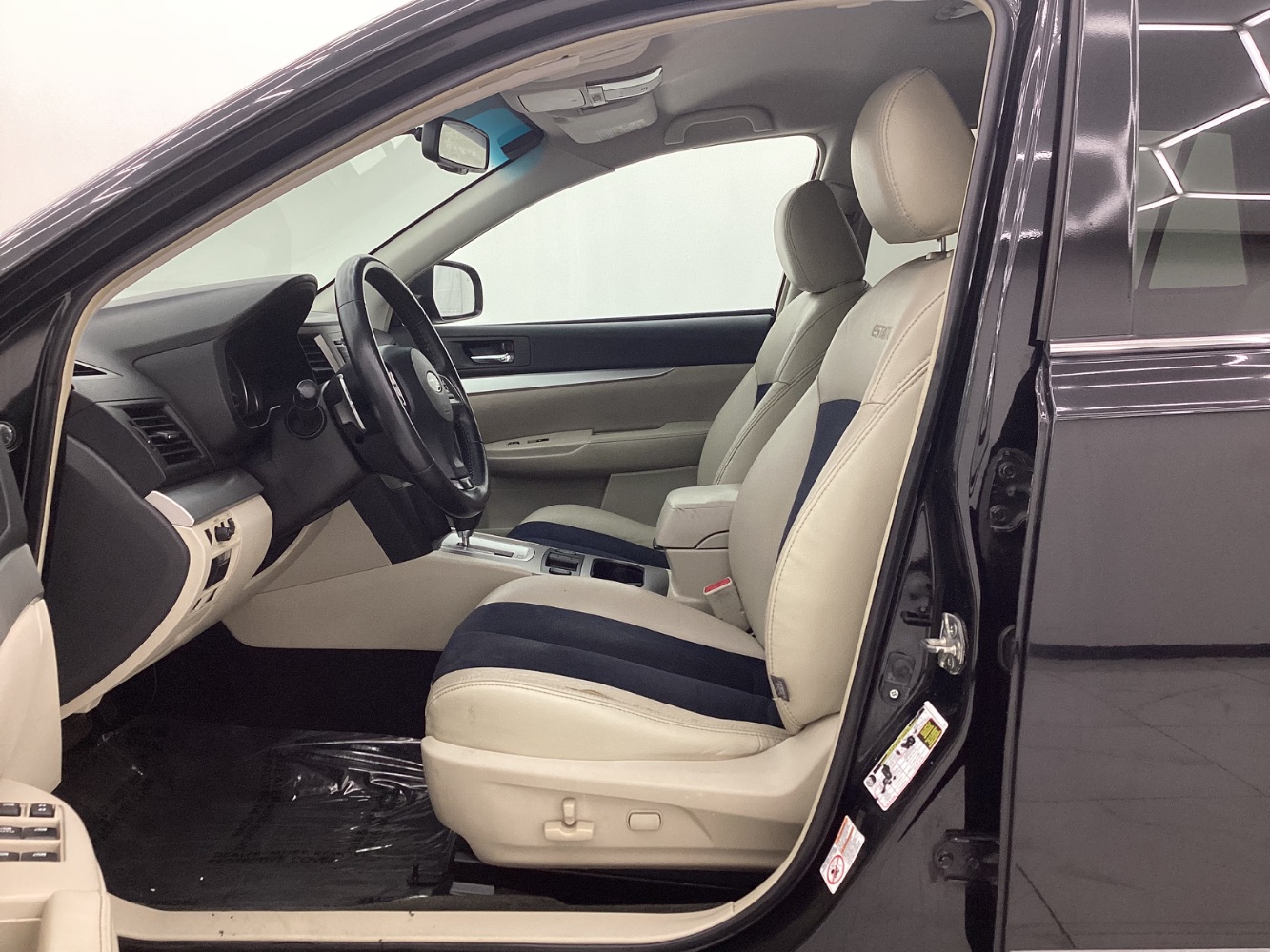 2013 Subaru Outback 2.5i Premium Image 20 of 47