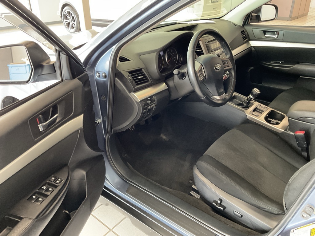 2013 Subaru Outback 2.5i Premium Image 14 of 22