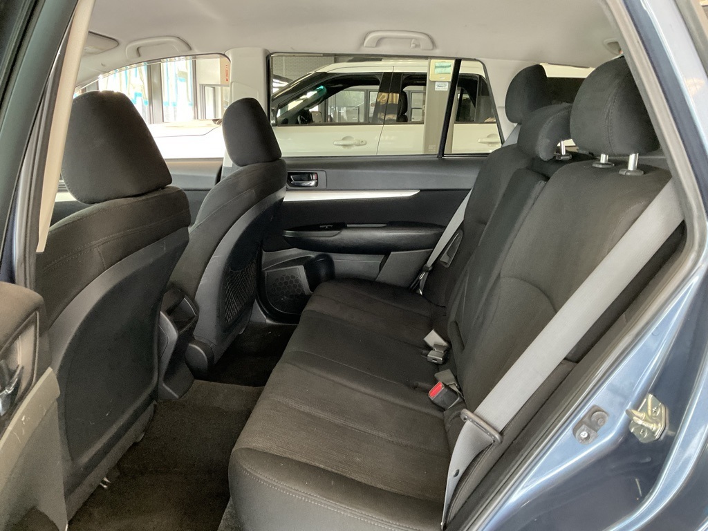 2013 Subaru Outback 2.5i Premium Image 11 of 22