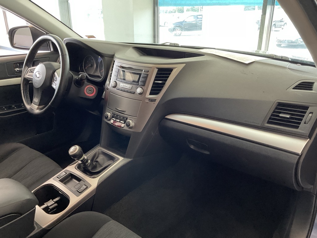 2013 Subaru Outback 2.5i Premium Image 12 of 22