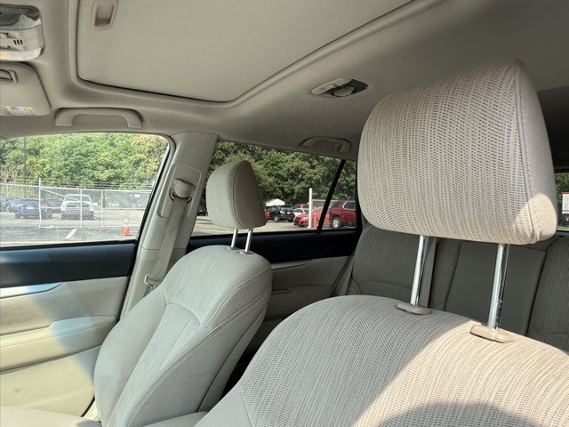 Vehicle image 4 of 7