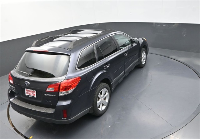 2013 Subaru Outback 2.5i Premium Image 18 of 41