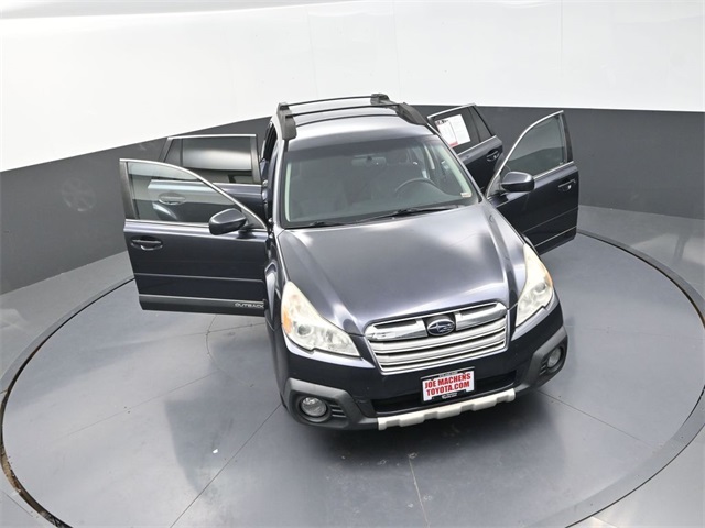 2013 Subaru Outback 2.5i Premium Image 12 of 41