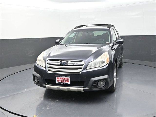 2013 Subaru Outback 2.5i Premium Image 2 of 41