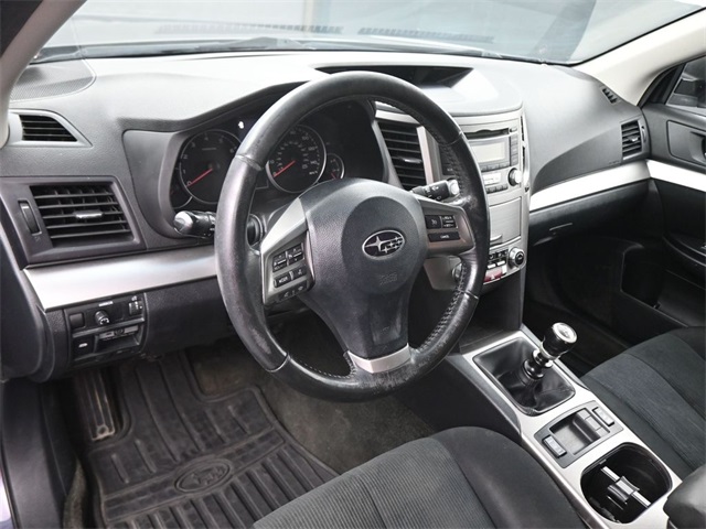 2013 Subaru Outback 2.5i Premium Image 36 of 41