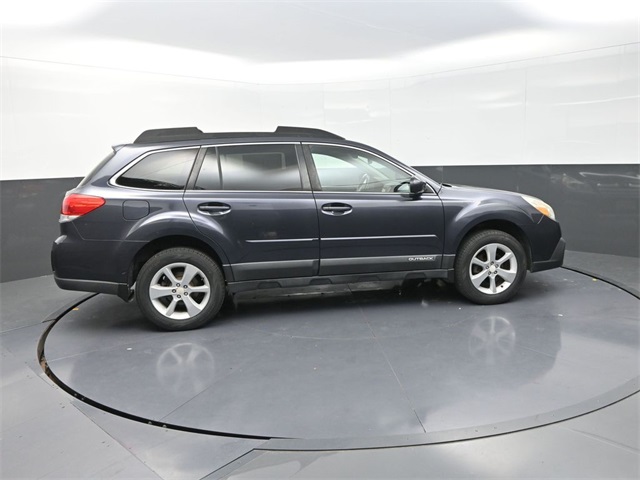 2013 Subaru Outback 2.5i Premium Image 17 of 41