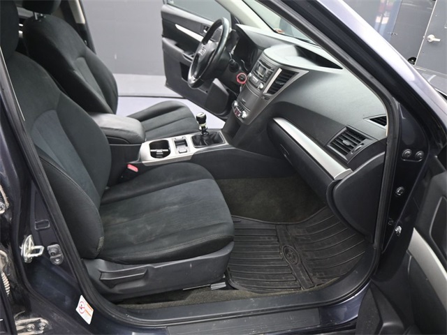 2013 Subaru Outback 2.5i Premium Image 33 of 41