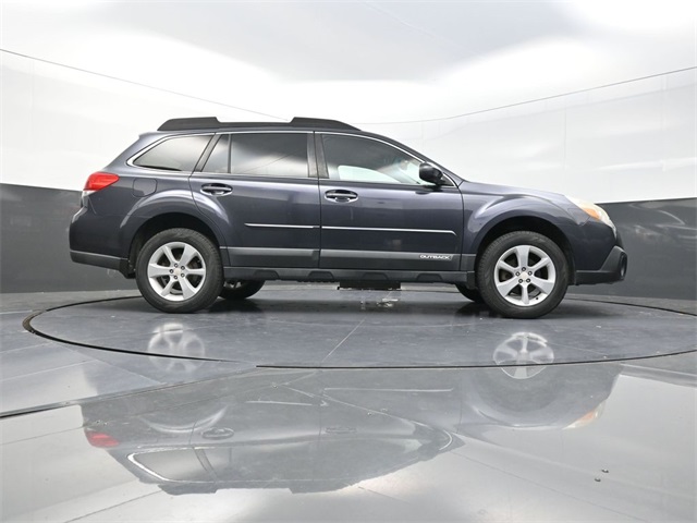 2013 Subaru Outback 2.5i Premium Image 14 of 41