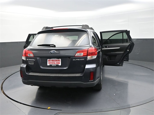 2013 Subaru Outback 2.5i Premium Image 19 of 41