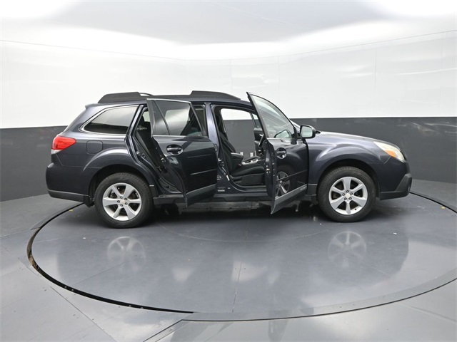 2013 Subaru Outback 2.5i Premium Image 15 of 41
