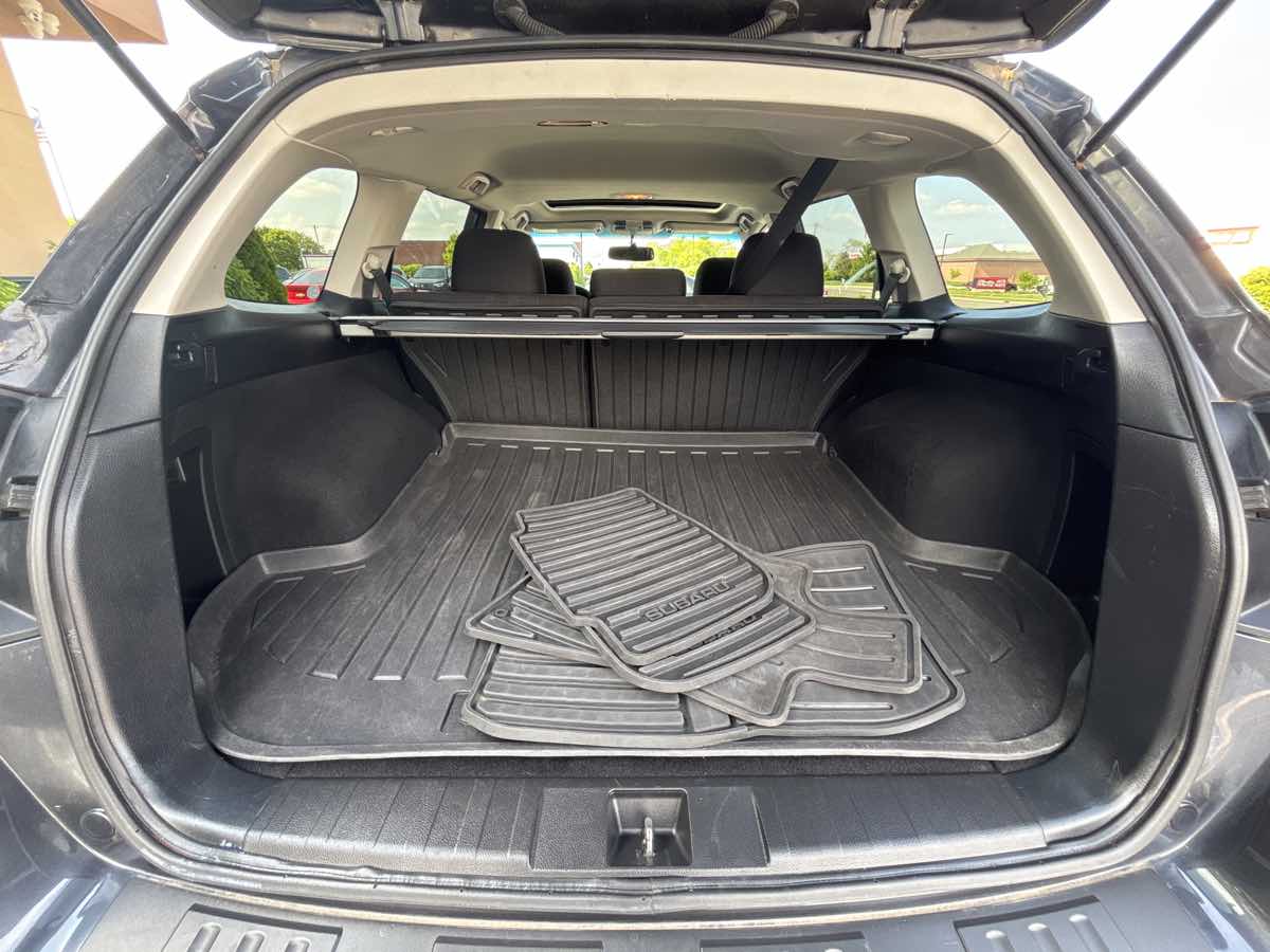 Vehicle image 13 of 21