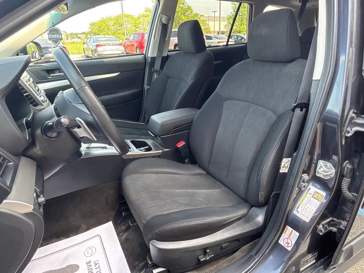 Vehicle image 9 of 21