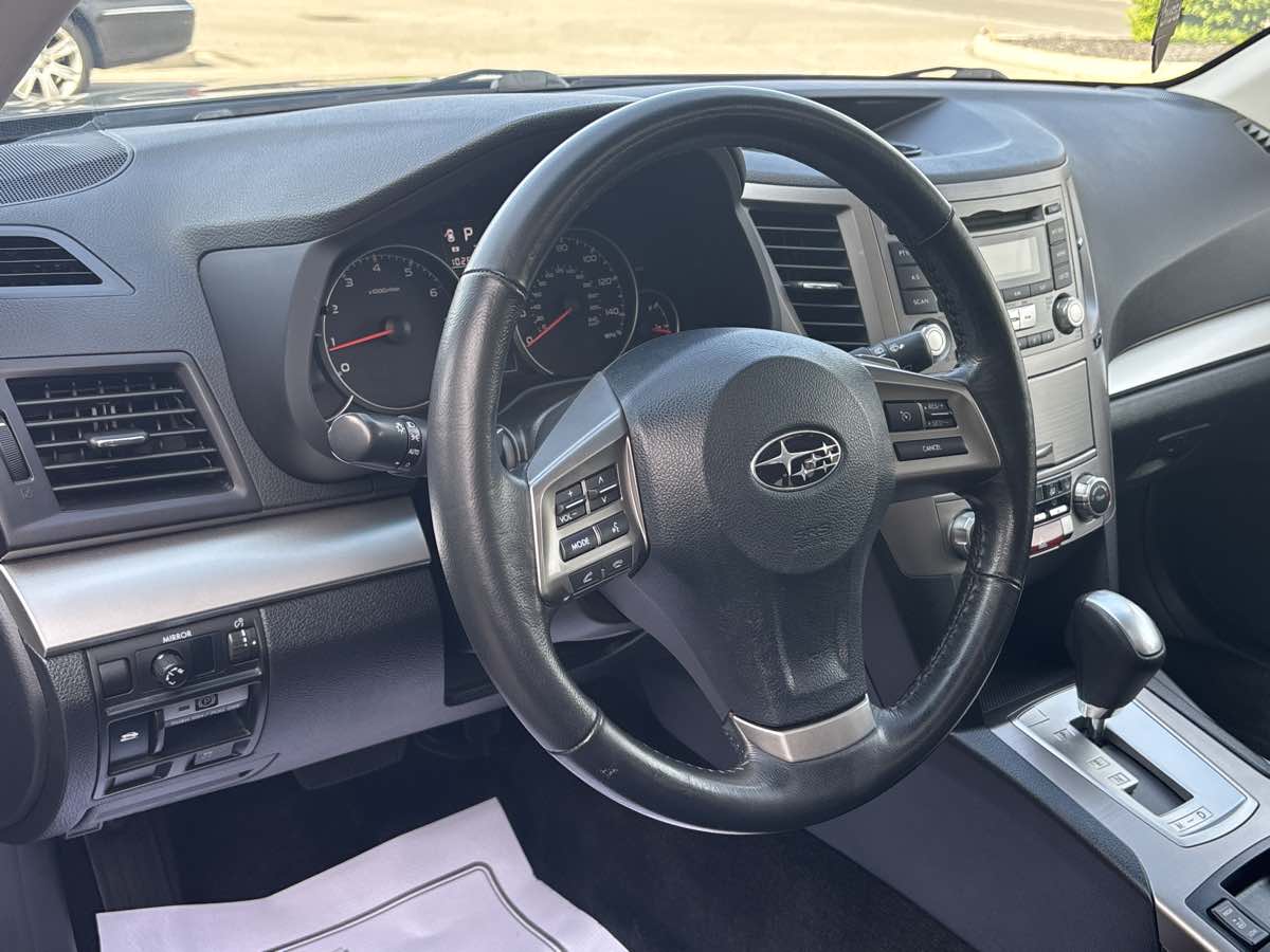 Vehicle image 14 of 21