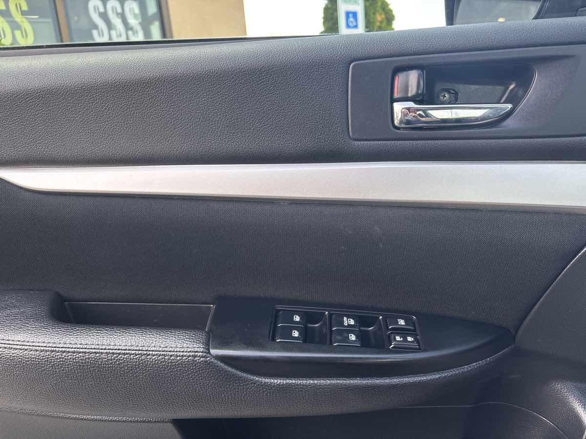 Vehicle image 7 of 21