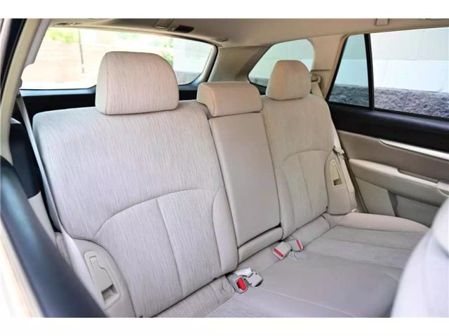 2013 Subaru Outback 2.5i Image 17 of 26