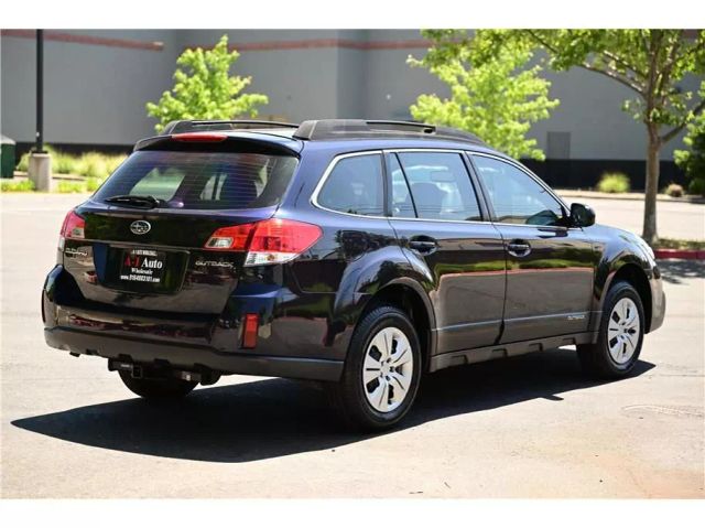 2013 Subaru Outback 2.5i Image 5 of 26