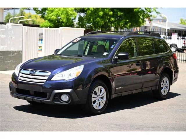 2013 Subaru Outback 2.5i Image 1 of 26