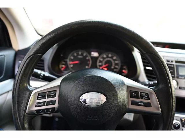 2013 Subaru Outback 2.5i Image 22 of 26