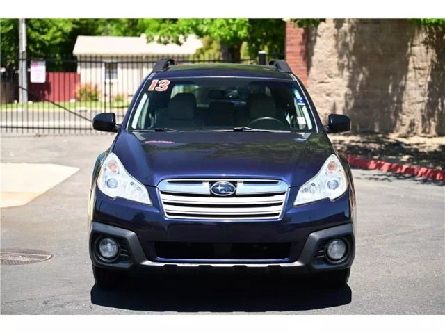 2013 Subaru Outback 2.5i Image 2 of 26