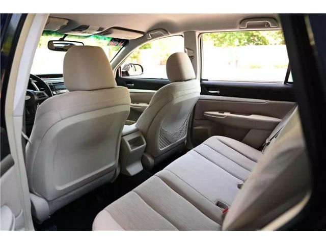 2013 Subaru Outback 2.5i Image 15 of 26