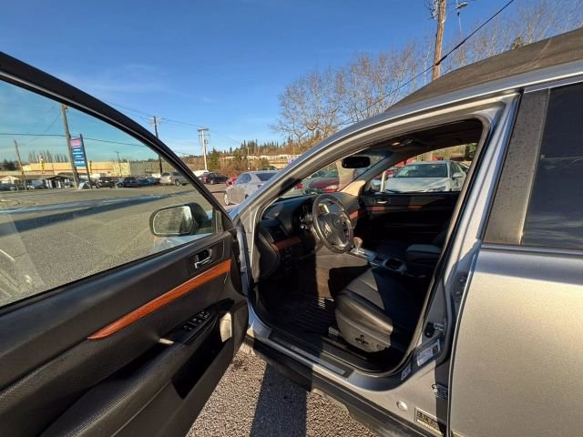 2013 Subaru Outback 3.6R Limited Image 18 of 25