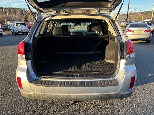 2013 Subaru Outback 3.6R Limited Image 11 of 25