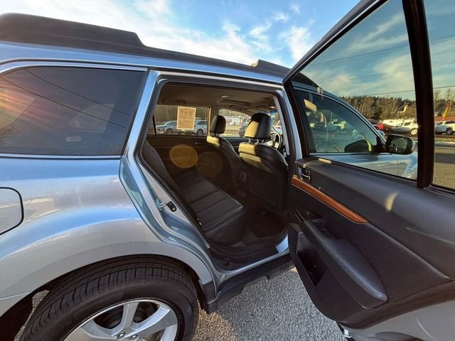 2013 Subaru Outback 3.6R Limited Image 20 of 25