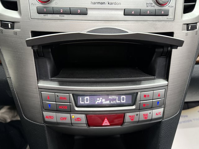 2013 Subaru Outback 3.6R Limited Image 28 of 31