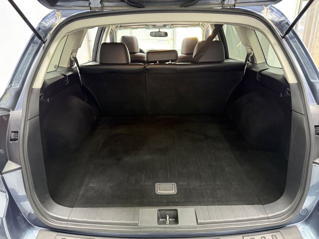 2013 Subaru Outback 3.6R Limited Image 12 of 31