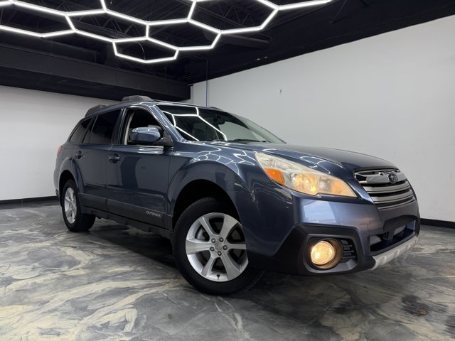 2013 Subaru Outback 3.6R Limited Image 3 of 31