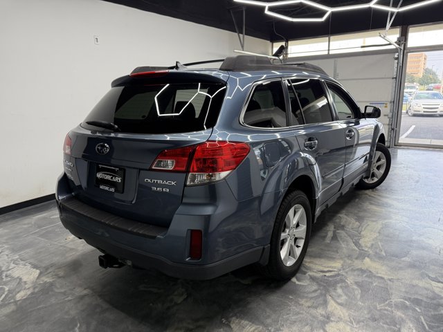 2013 Subaru Outback 3.6R Limited Image 4 of 31