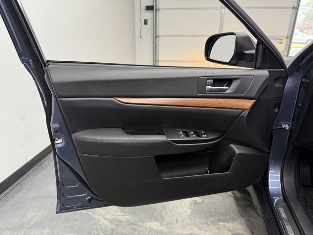 2013 Subaru Outback 3.6R Limited Image 26 of 31